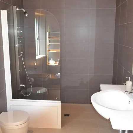 בית נופש Spacious Villa With Pool 5 Minutes From The Beach סאו מרטיניו דו פורטו
