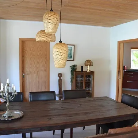Spacious Villa With Pool 5 Minutes From The Beach בית נופש *