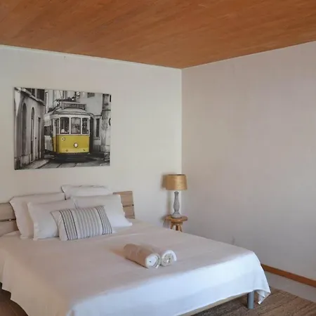 Spacious Villa With Pool 5 Minutes From The Beach בית נופש