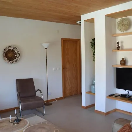 Spacious Villa With Pool 5 Minutes From The Beach בית נופש *